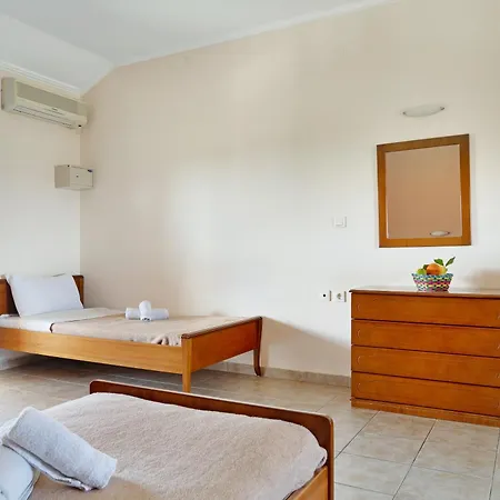 Sandy Maria 405 Apartment